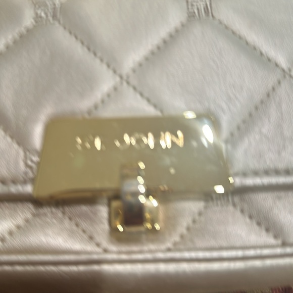 ST JOHN matching quilted signature purse and matching belt. Very classy. - Picture 4 of 7